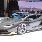 В Женевском car show была представлена эксклюзивная модель Lamborghini Centenario.